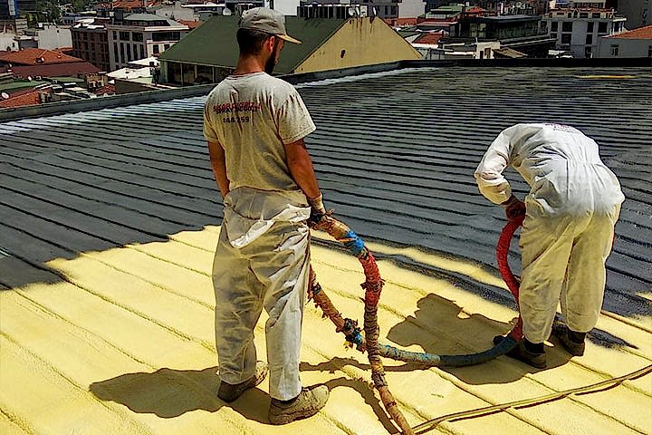  Poliüretan Köpük Üzeri Çatı Polyuera Su Yalıtımı