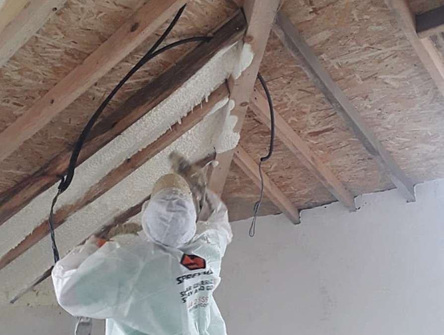 Sprey Poliüretan Sıkma Köpük